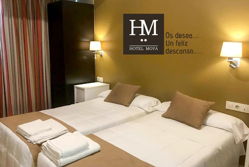 Hotel Moya Navalmoral De La Mata Exterior foto